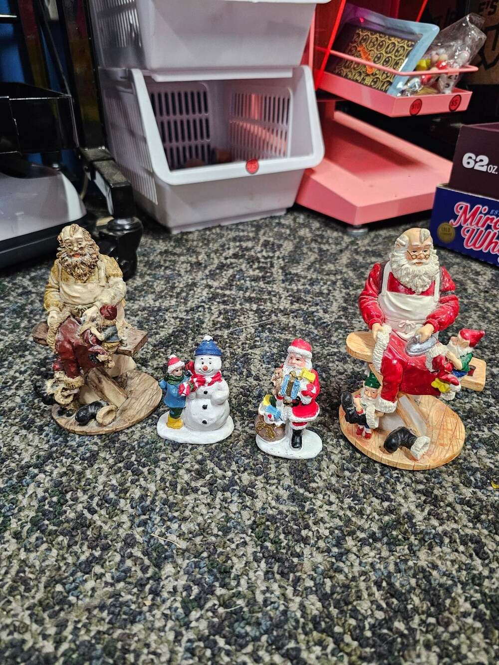 Unbranded Santa Claus Shoemaker Figurine Set